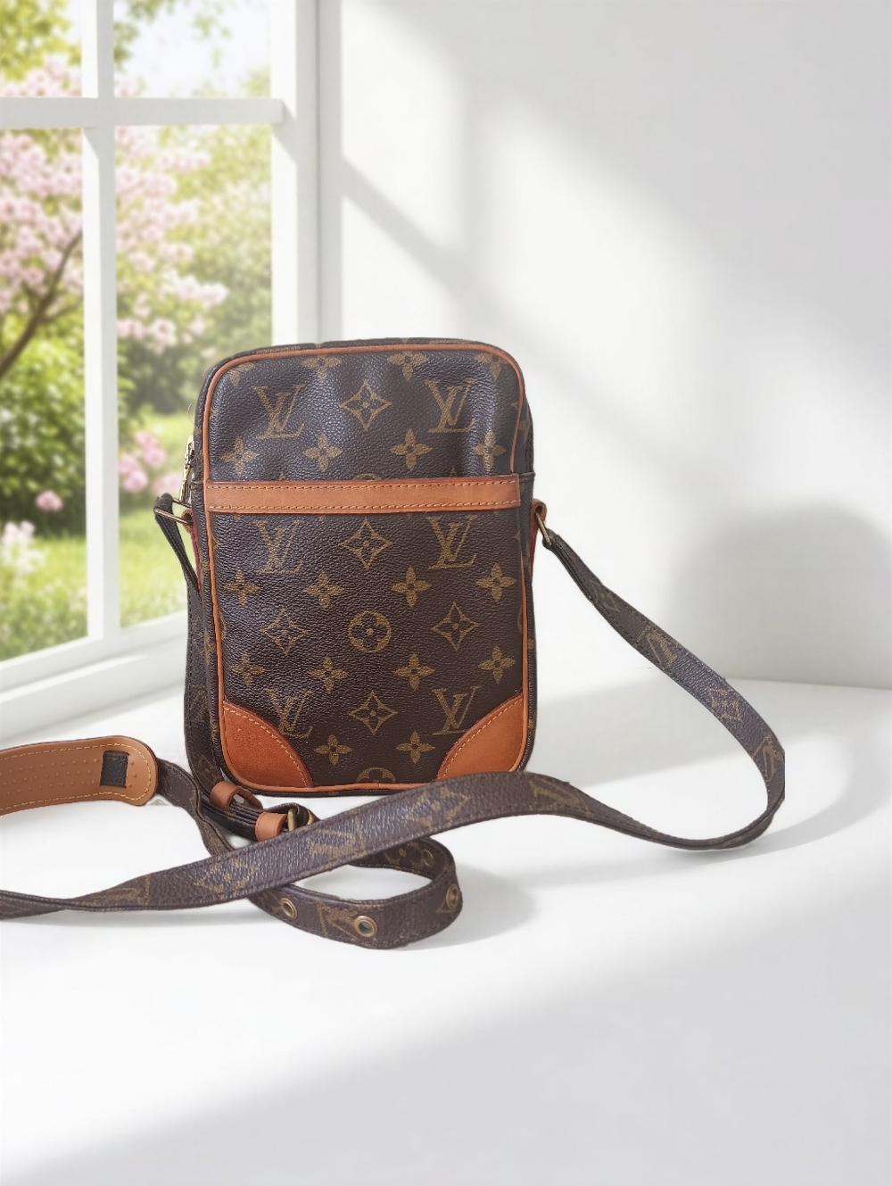 Louis Vuitton Monogram Danube Crossbody Bag Vintage 1995 ✨ COA - Picture 6 of 16